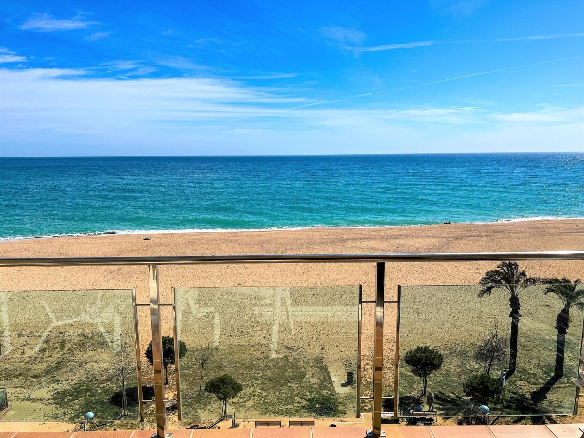 Bright Flat With Direct Access